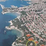 Old Captain's - In A Pine Wood By The Sea And Tennis Courts Апартаменты Сплит