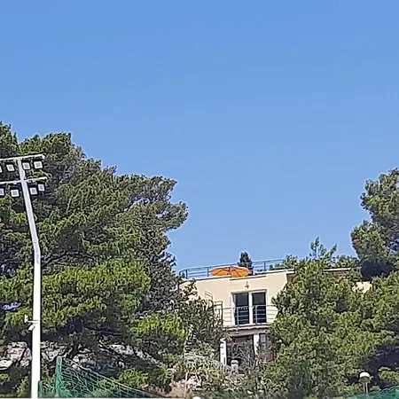 Апартаменты Old Captain's - In A Pine Wood By The Sea And Tennis Courts Сплит