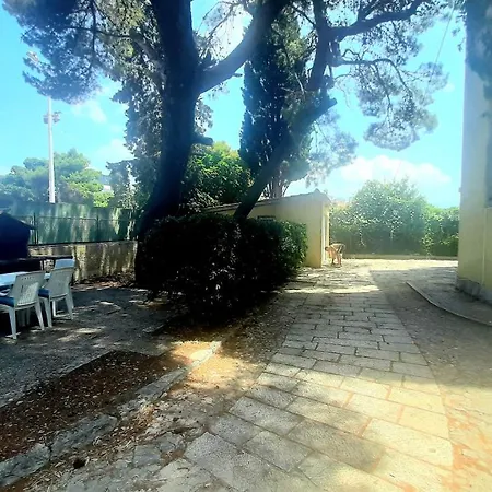 Old Captain's - In A Pine Wood By The Sea And Tennis Courts Апартаменти *