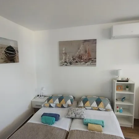 Old Captain's - In A Pine Wood By The Sea And Tennis Courts Apartment Split