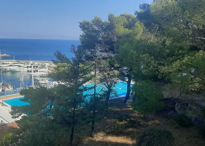 Lägenhet Old Captain's - In A Pine Wood By The Sea And Tennis Courts Split