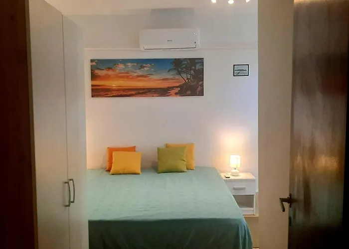 Old Captain's - In A Pine Wood By The Sea And Tennis Courts Split