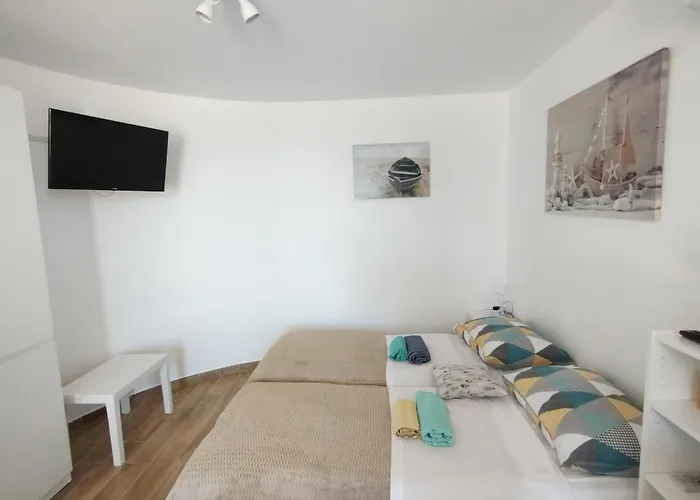 Old Captain's - In A Pine Wood By The Sea And Tennis Courts Lägenhet *