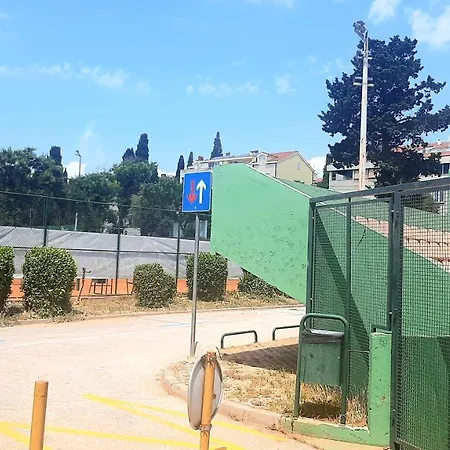 Old Captain's - In A Pine Wood By The Sea And Tennis Courts * ספליט